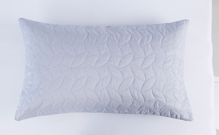 Ultrasonic Zipped Quilted Pillowcase